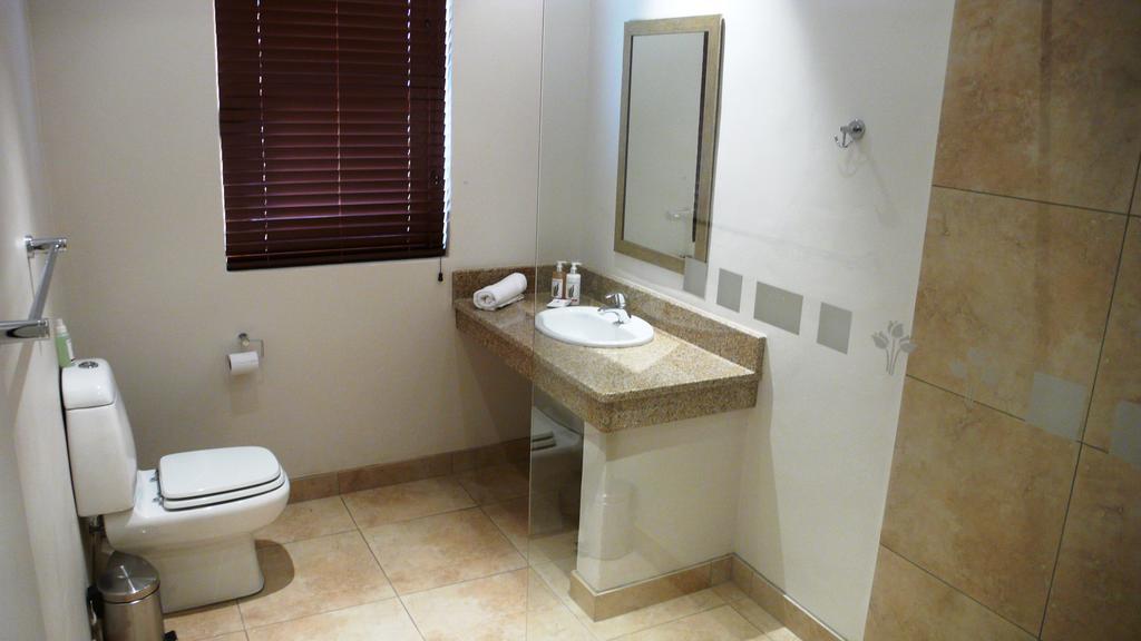 Honeylocust Guesthouse Колесберг Екстериор снимка